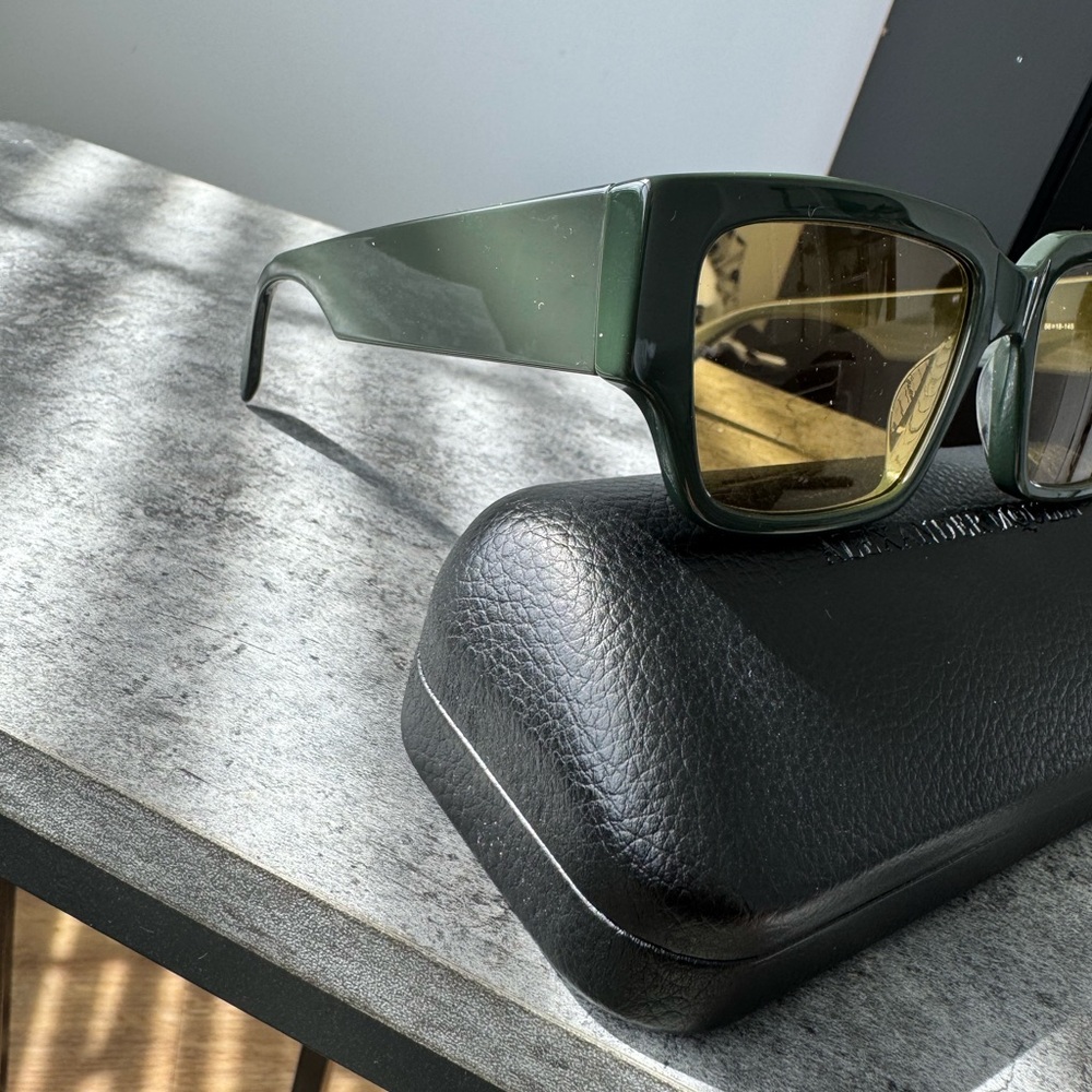 Authentic! Alexander McQueen Olive Sunglasses - Picture 4 of 8